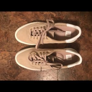 BRAND NEW Adidas brown shoe